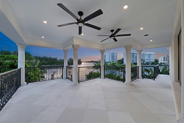 919 92nd St, Surfside, FL 33154