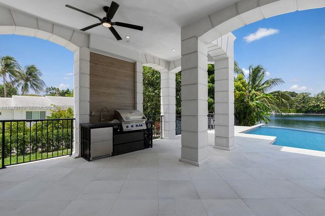 919 92nd St, Surfside, FL 33154