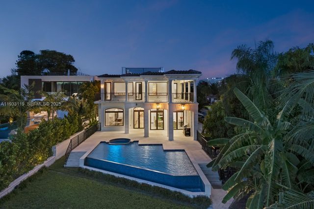 919 92nd St, Surfside, FL 33154