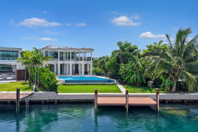 919 92nd St, Surfside, FL 33154