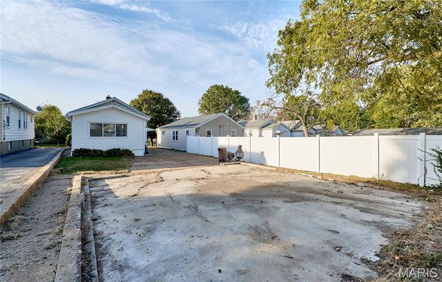 6339 Marquette Avenue, St Louis, MO 63139