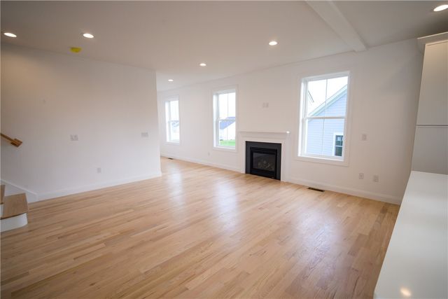 50 Bunker Hill Crossing, Portsmouth, RI 02871