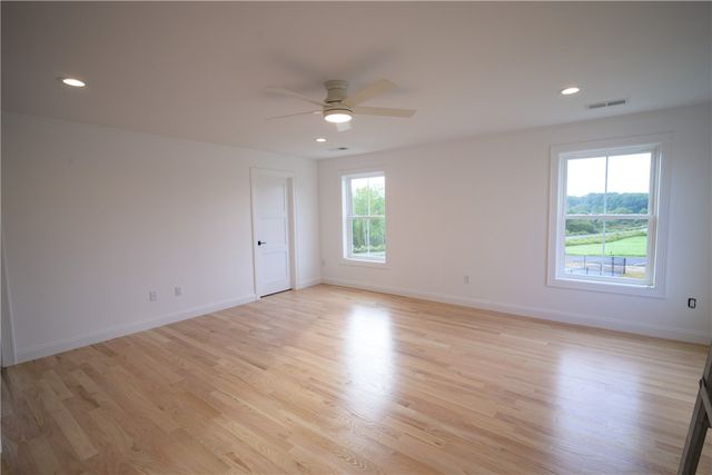 50 Bunker Hill Crossing, Portsmouth, RI 02871