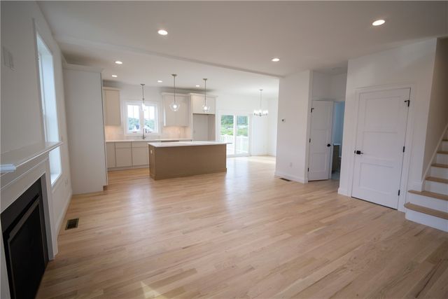 50 Bunker Hill Crossing, Portsmouth, RI 02871