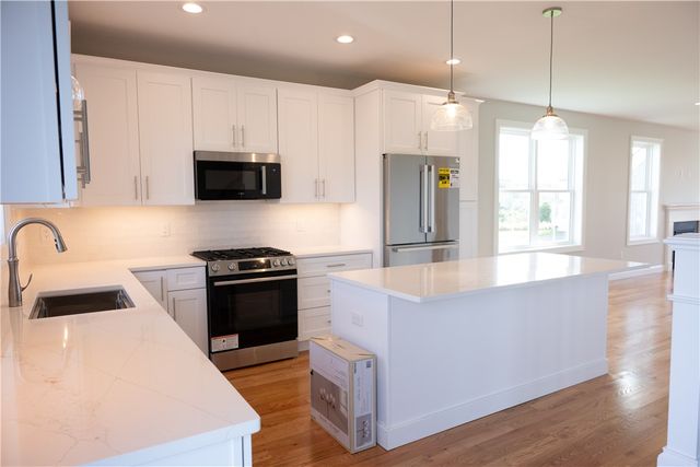 50 Bunker Hill Crossing, Portsmouth, RI 02871