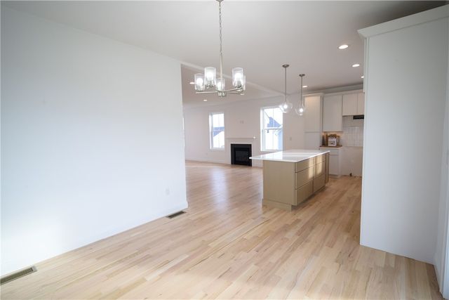 50 Bunker Hill Crossing, Portsmouth, RI 02871