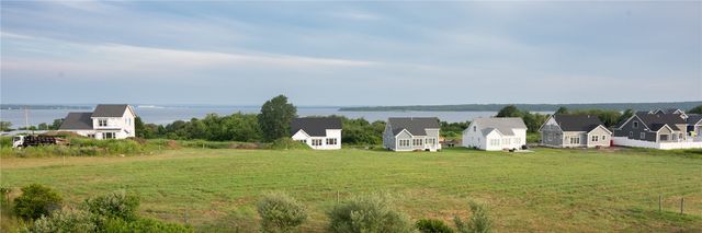 50 Bunker Hill Crossing, Portsmouth, RI 02871