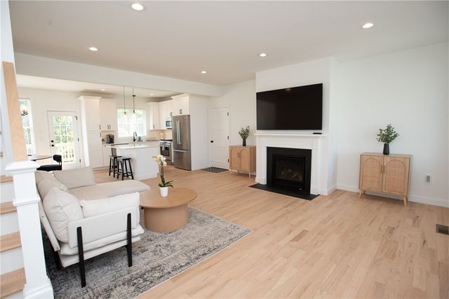 50 Bunker Hill Crossing, Portsmouth, RI 02871