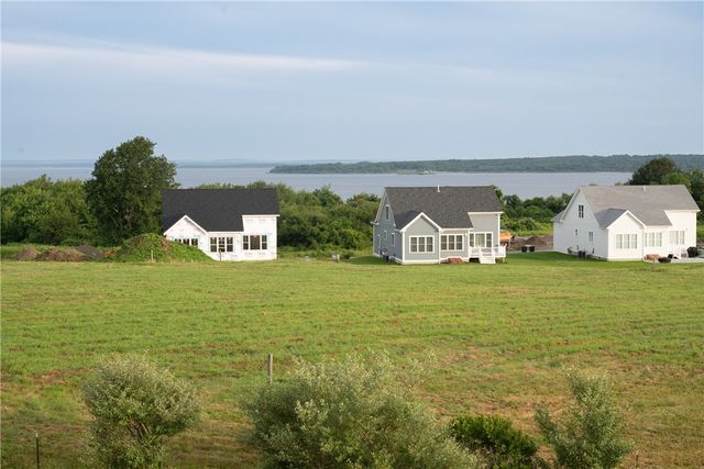 50 Bunker Hill Crossing, Portsmouth, RI 02871