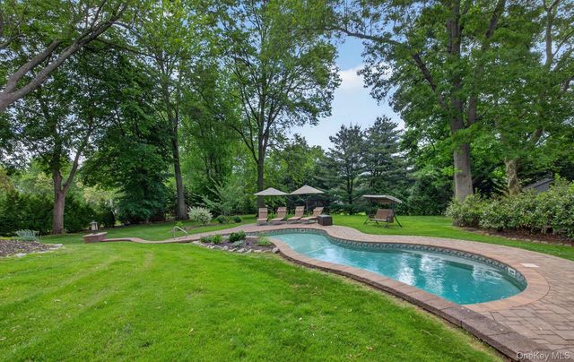 12 Wildwood Drive, Dix Hills, NY 11746