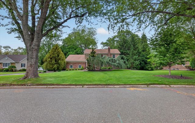 12 Wildwood Drive, Dix Hills, NY 11746