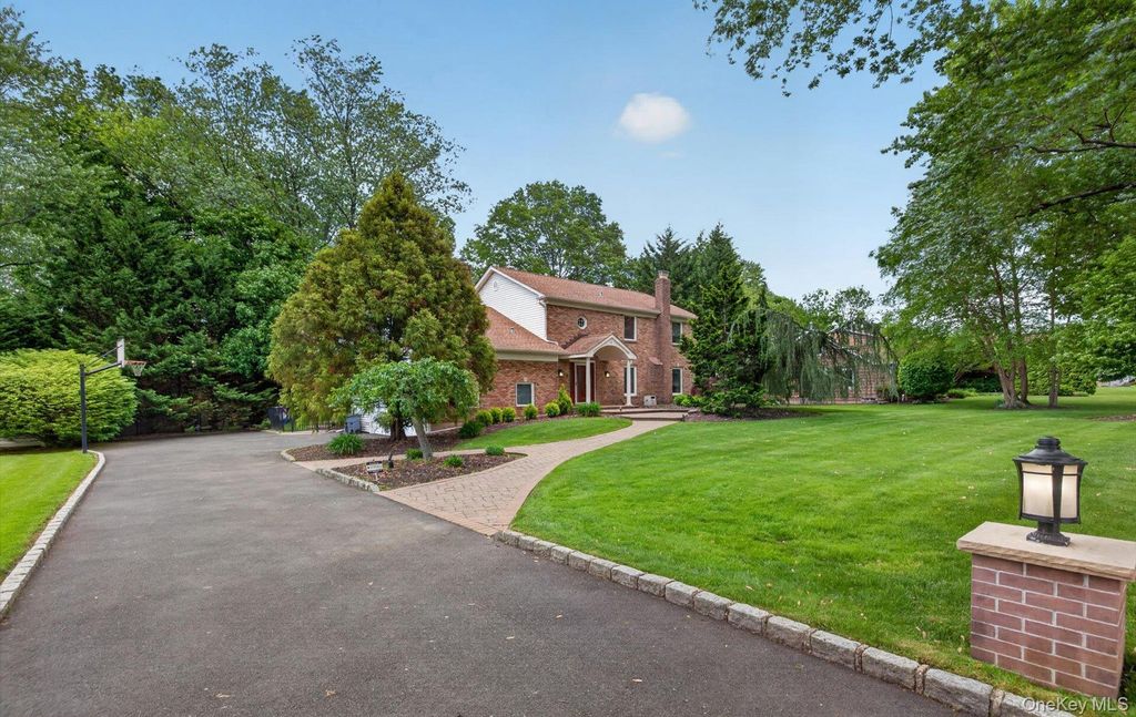 12 Wildwood Drive, Dix Hills, NY 11746