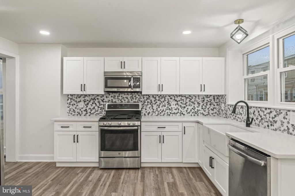 535 GLENDALE RD, Upper Darby, PA 19082