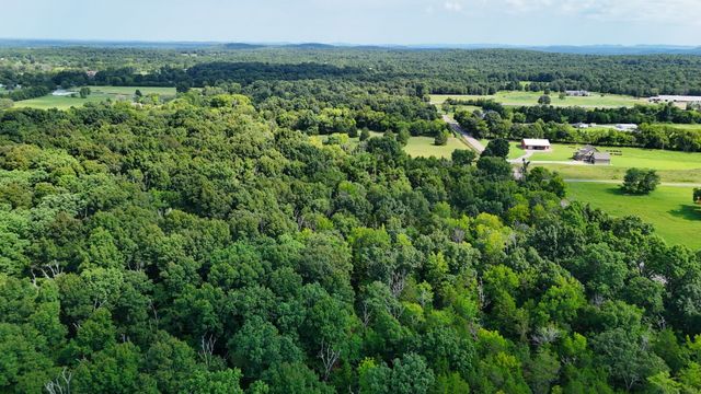 6 Cedar Grove Rd, Murfreesboro, TN 37127