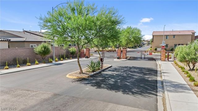 7545 Cooks Meadow Street, North Las Vegas, NV 89084