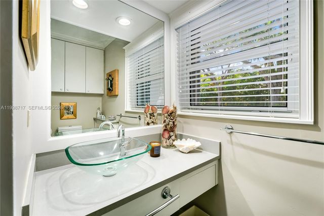 9830 SW 69th Ave, Pinecrest, FL 33156