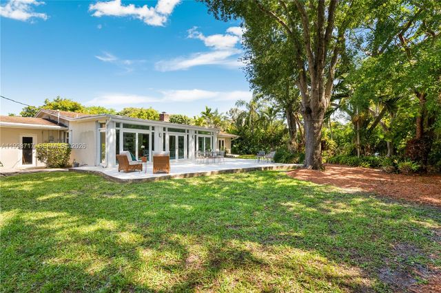 9830 SW 69th Ave, Pinecrest, FL 33156