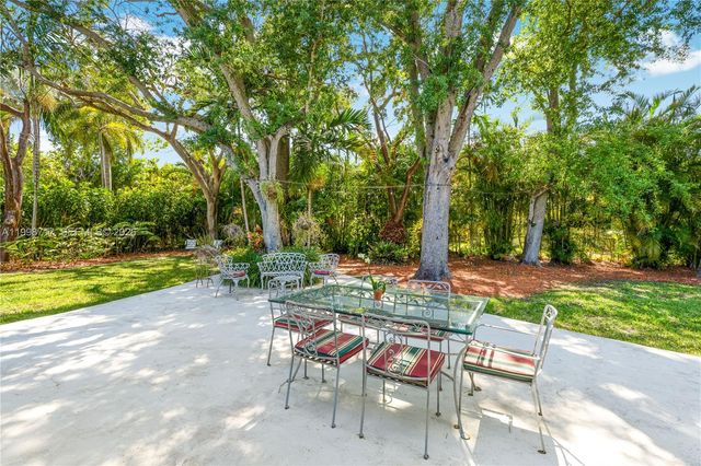 9830 SW 69th Ave, Pinecrest, FL 33156