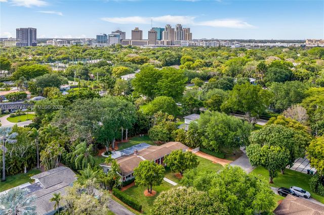 9830 SW 69th Ave, Pinecrest, FL 33156