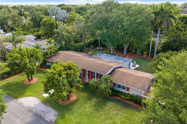 9830 SW 69th Ave, Pinecrest, FL 33156