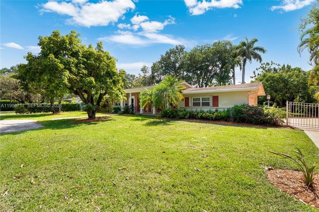 9830 SW 69th Ave, Pinecrest, FL 33156