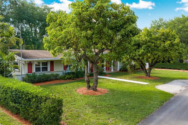 9830 SW 69th Ave, Pinecrest, FL 33156