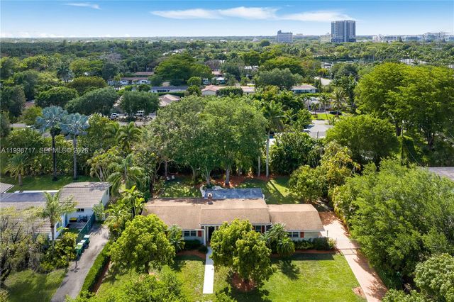 9830 SW 69th Ave, Pinecrest, FL 33156