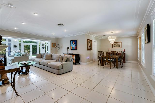 9830 SW 69th Ave, Pinecrest, FL 33156