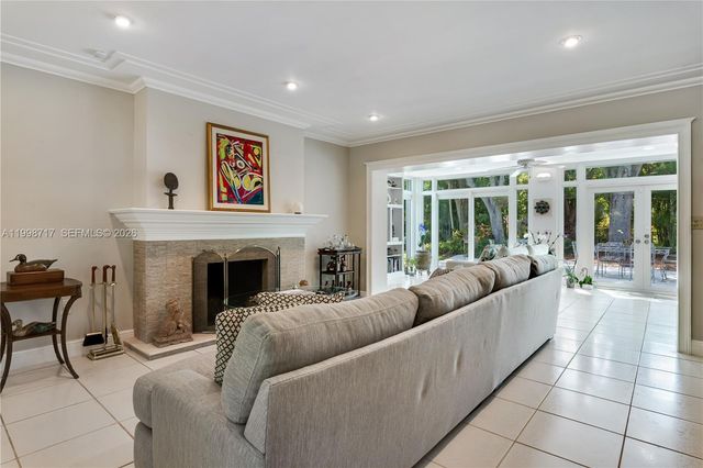 9830 SW 69th Ave, Pinecrest, FL 33156