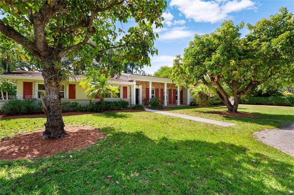 9830 SW 69th Ave, Pinecrest, FL 33156