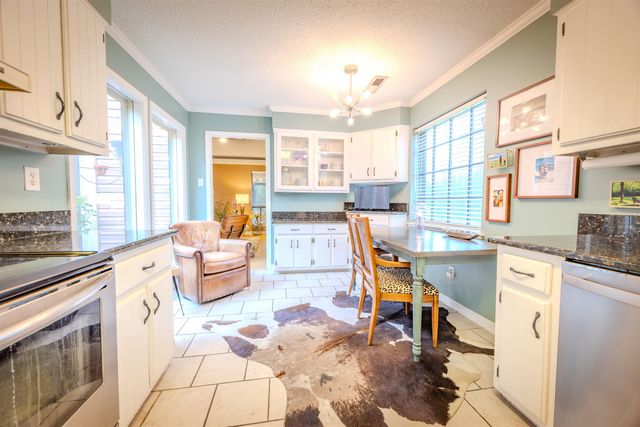 1835 BRIERBROOK RD, Germantown, TN 38138