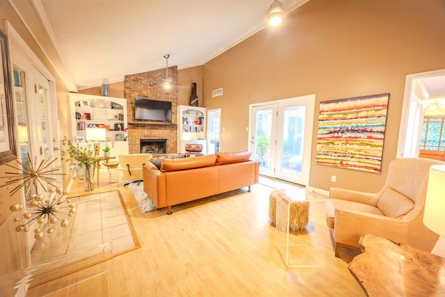 1835 BRIERBROOK RD, Germantown, TN 38138