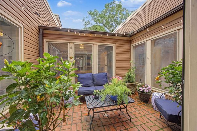 1835 BRIERBROOK RD, Germantown, TN 38138