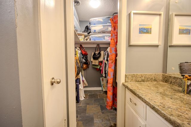 1835 BRIERBROOK RD, Germantown, TN 38138