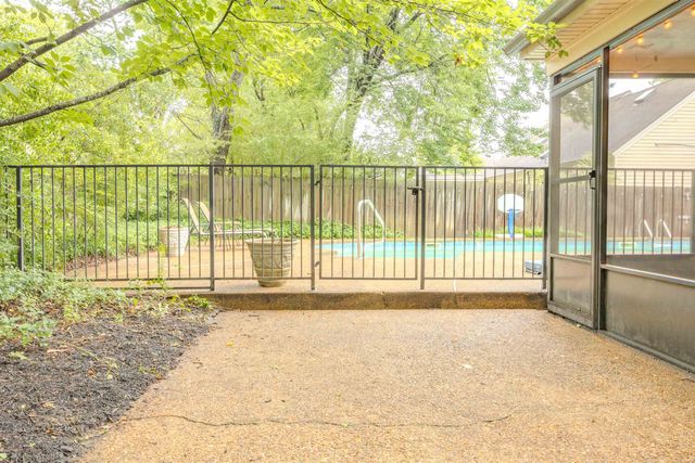 1835 BRIERBROOK RD, Germantown, TN 38138