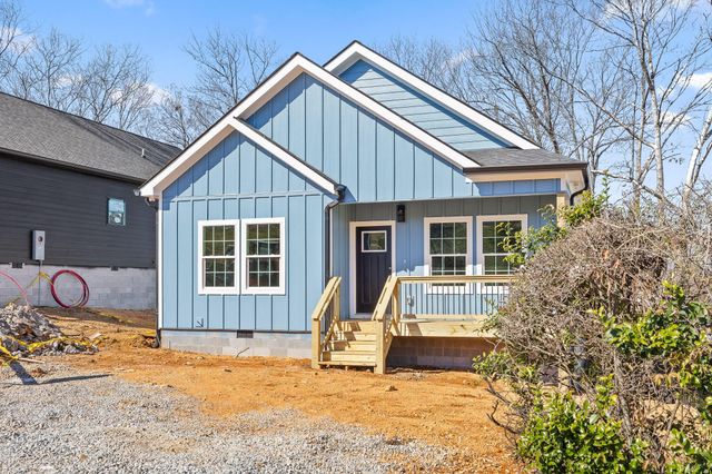 909 N Chamberlain Avenue, Chattanooga, TN 37406
