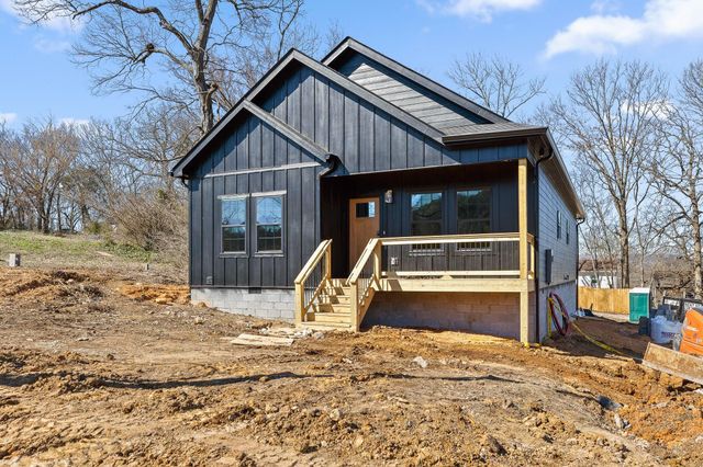 909 N Chamberlain Avenue, Chattanooga, TN 37406