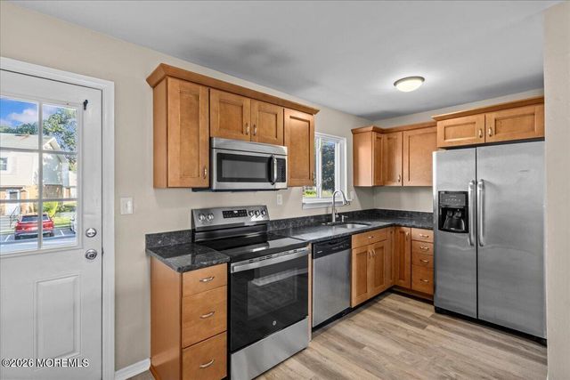 8 Primrose Lane, Brick, NJ 08724