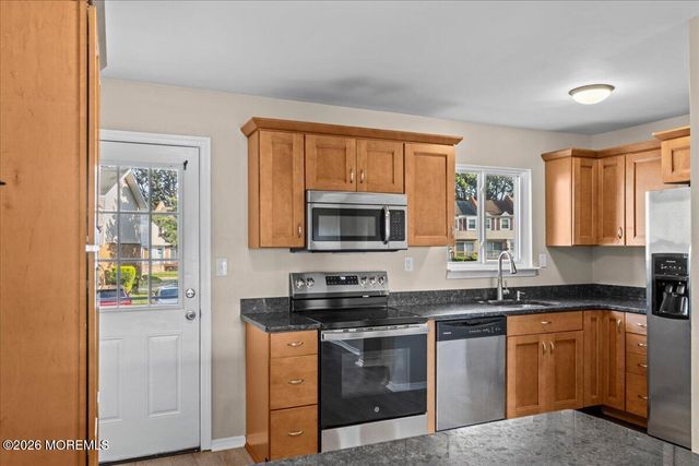 8 Primrose Lane, Brick, NJ 08724