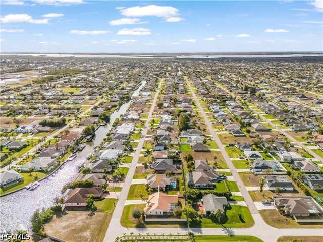 1721 SW 30th TER, Cape Coral, FL 33914