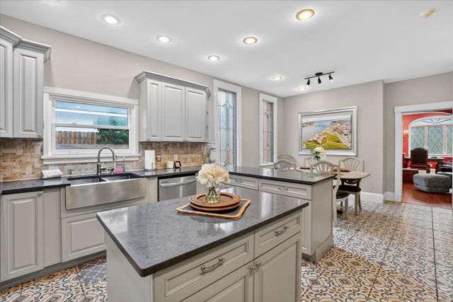 16 May St, St Augustine, FL 32084