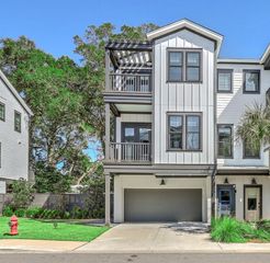 1216 Gatch Court, Mount Pleasant, SC 29464