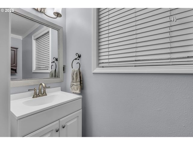 11877 Sw MORNING HILL Dr, Tigard, OR 97223