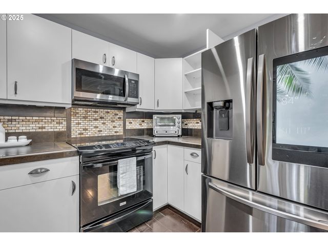 11877 Sw MORNING HILL Dr, Tigard, OR 97223