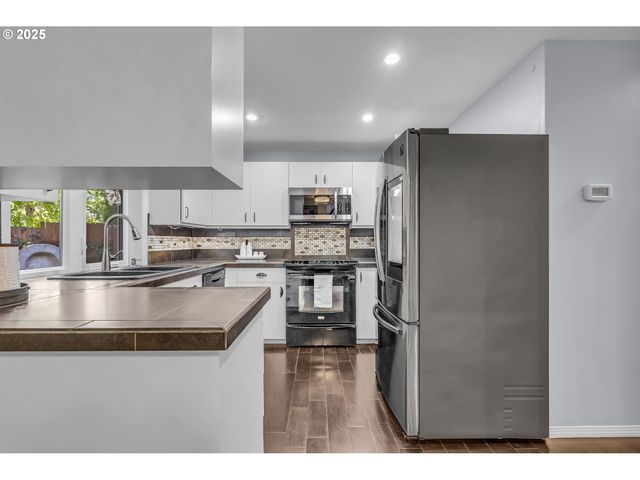 11877 Sw MORNING HILL Dr, Tigard, OR 97223