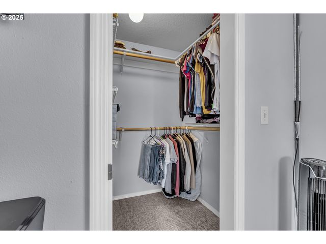11877 Sw MORNING HILL Dr, Tigard, OR 97223