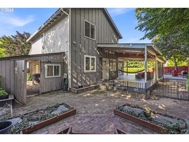 11877 Sw MORNING HILL Dr, Tigard, OR 97223