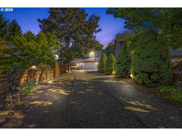 11877 Sw MORNING HILL Dr, Tigard, OR 97223