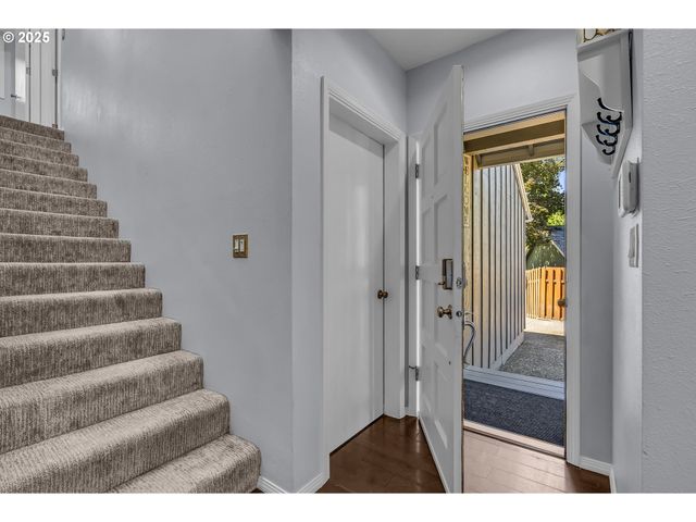 11877 Sw MORNING HILL Dr, Tigard, OR 97223