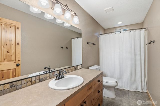 101 Lighthouse Lane, Mossyrock, WA 98564